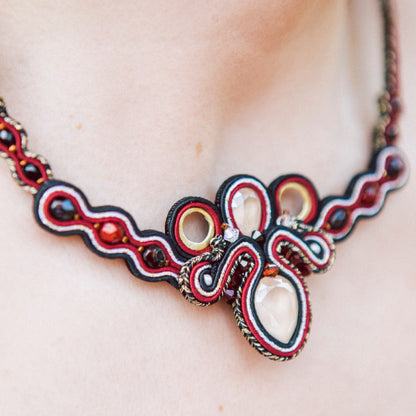 Collar Los Mayas