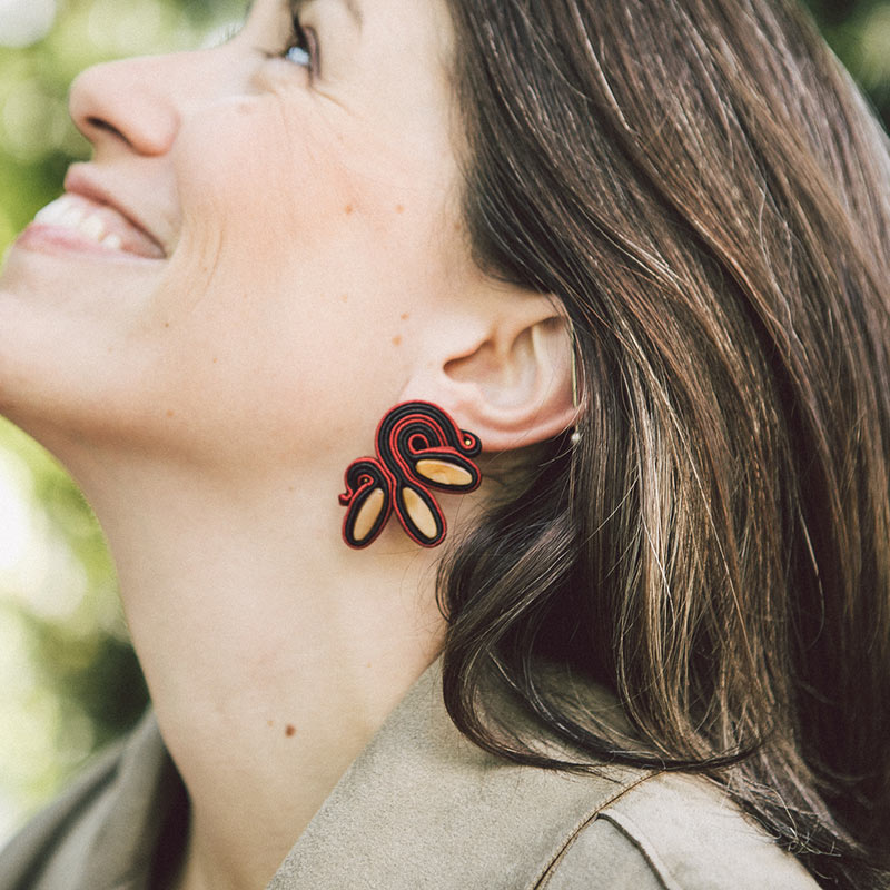 pendientes florencia granate y café qordatta
