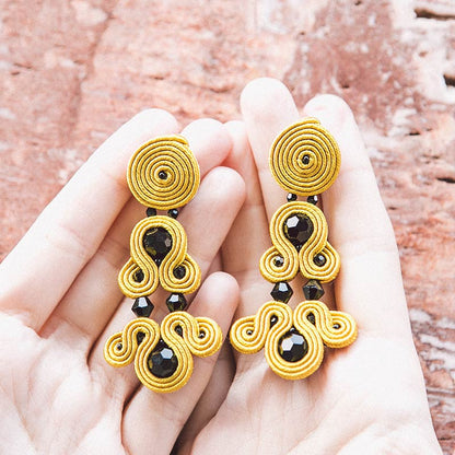 pendientes versalles mostaza qordatta